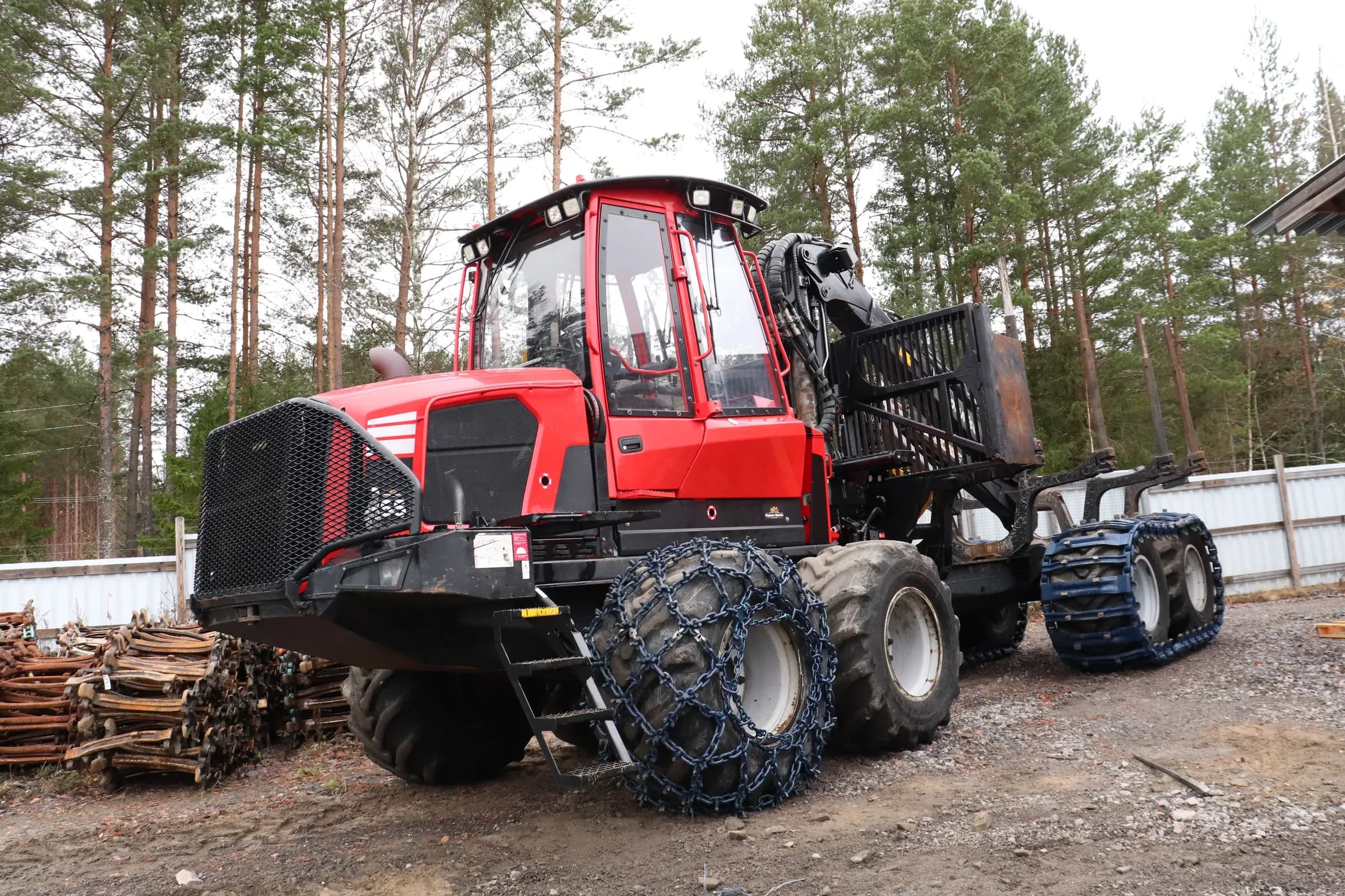 Rückezug mit XL Chains an den Vorderrädern und XL Tracks am Bogie